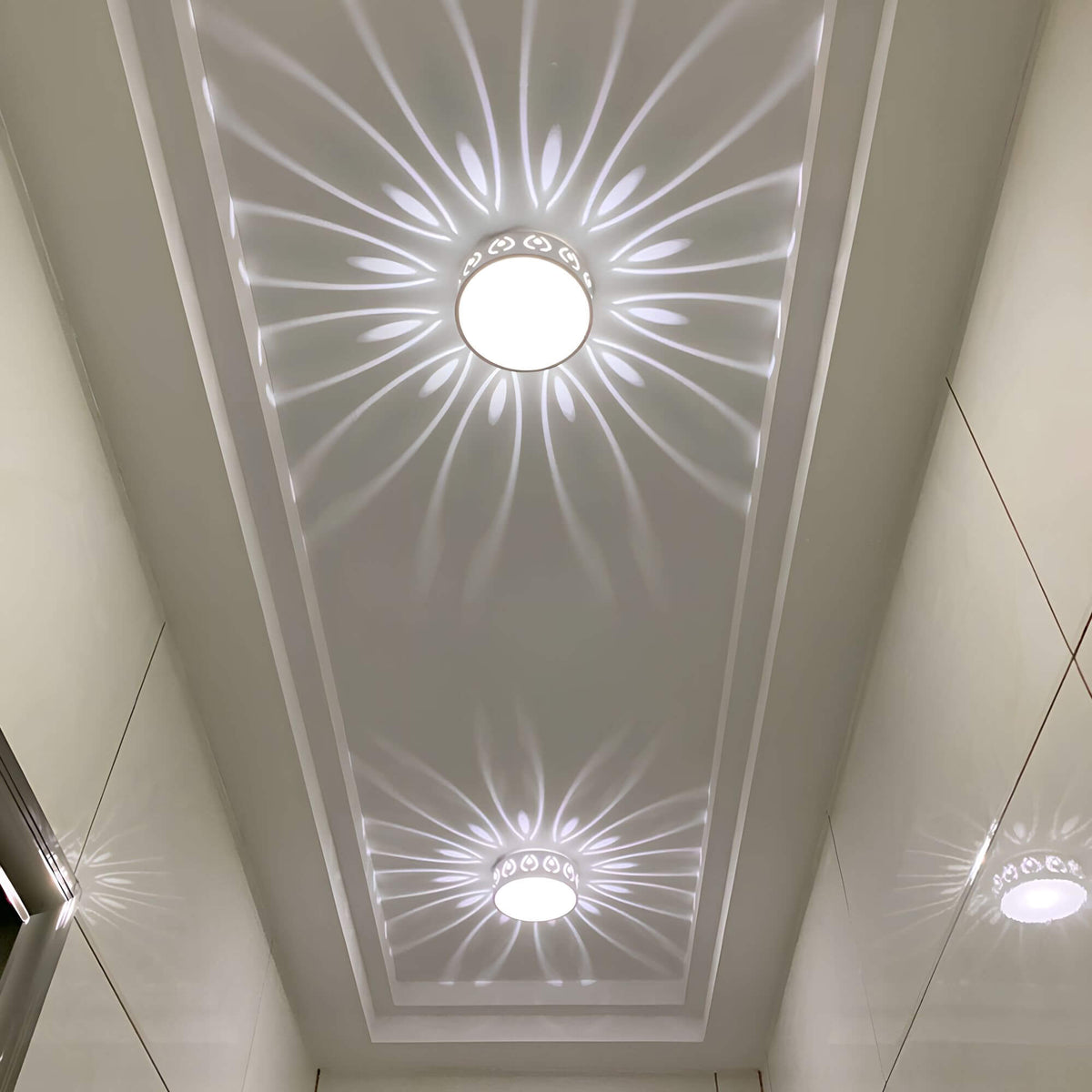 Aurora - LED Ceiling Lamp with Elegant Pattern Projection