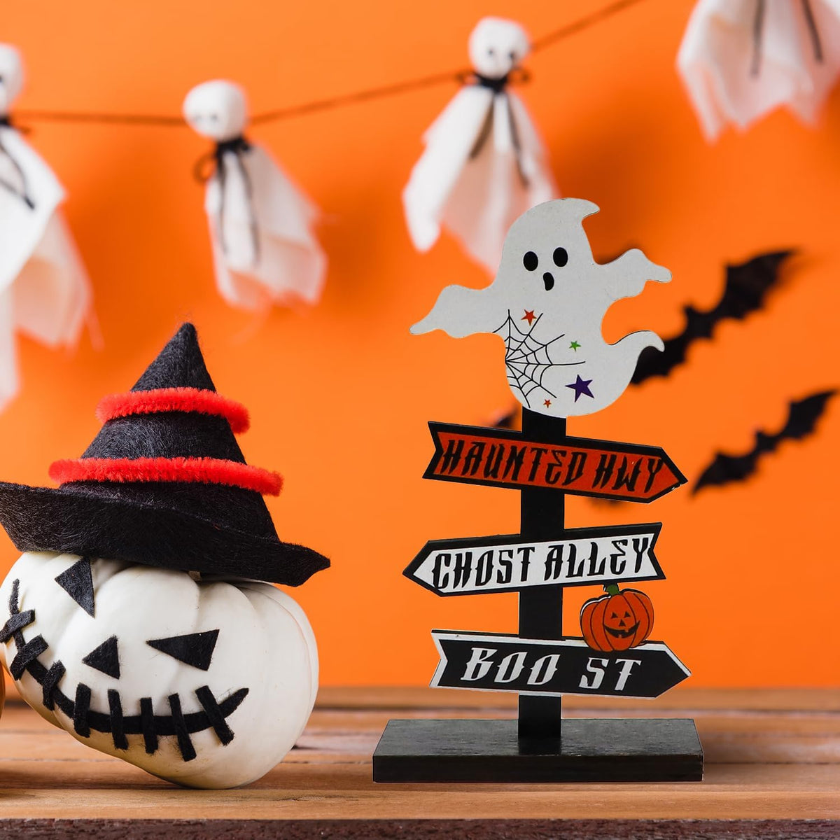 Charming Halloween Signpost - Wooden Ghost & Pumpkin Decoration
