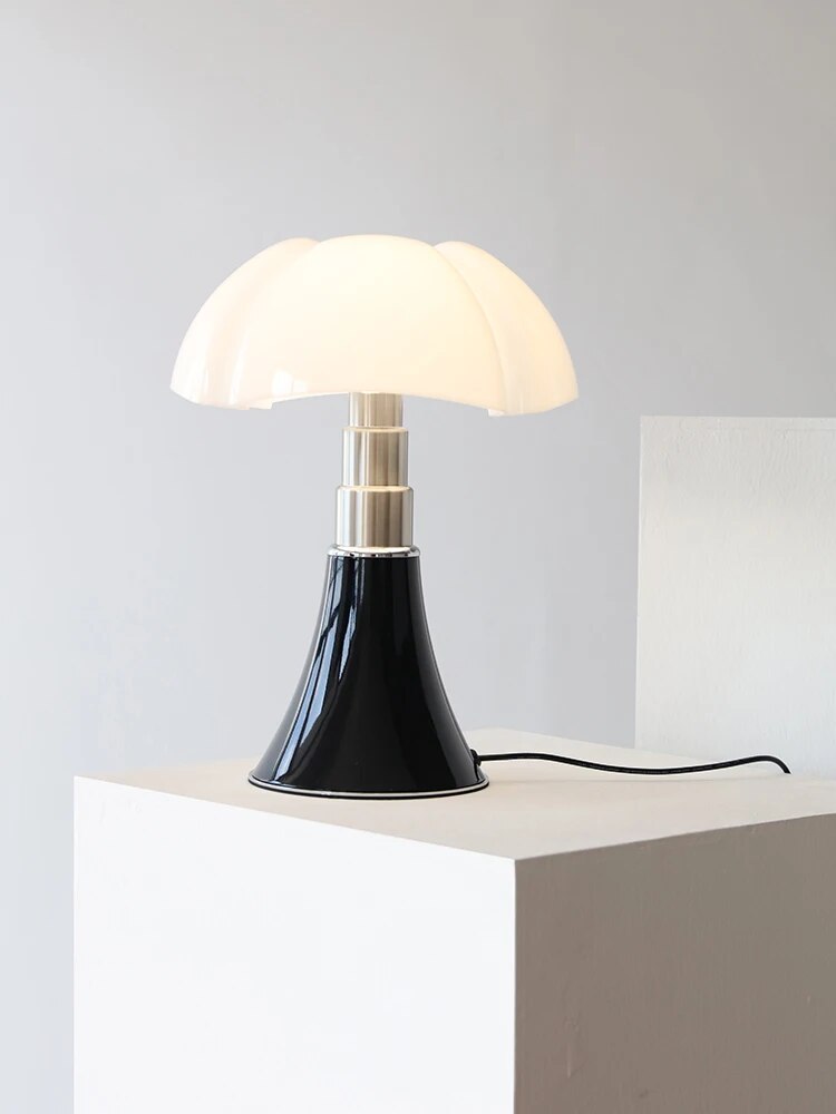 Elegant Flower Table Lamp - Dimmable LED Bedside Lamps with Adjustable Height