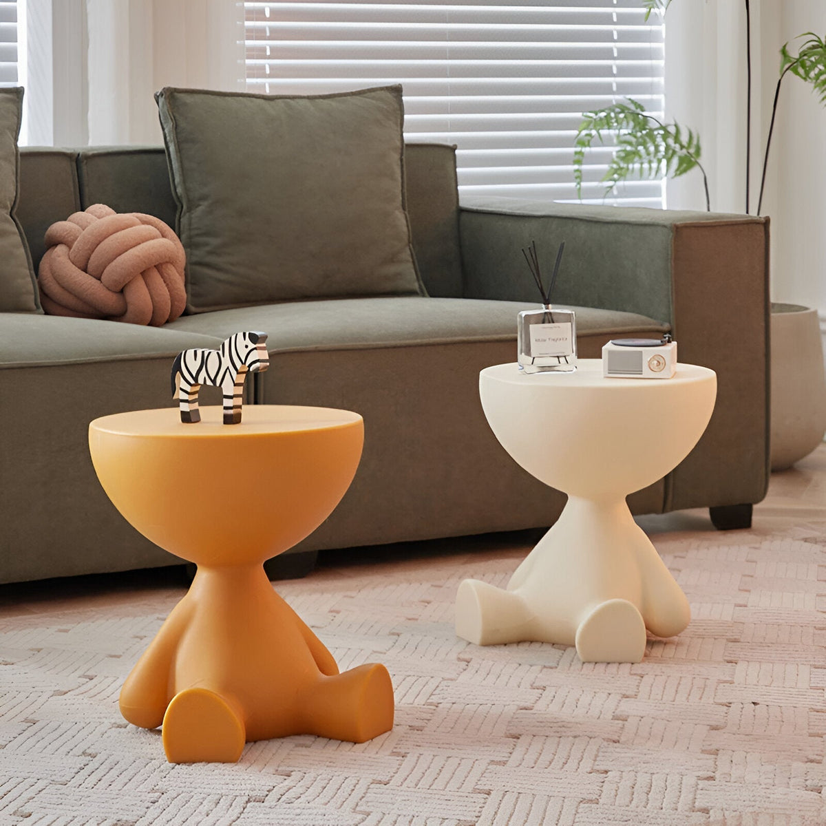 Elegant Round Black Coffee Table - Stylish Plastic Design for Modern Living Room
