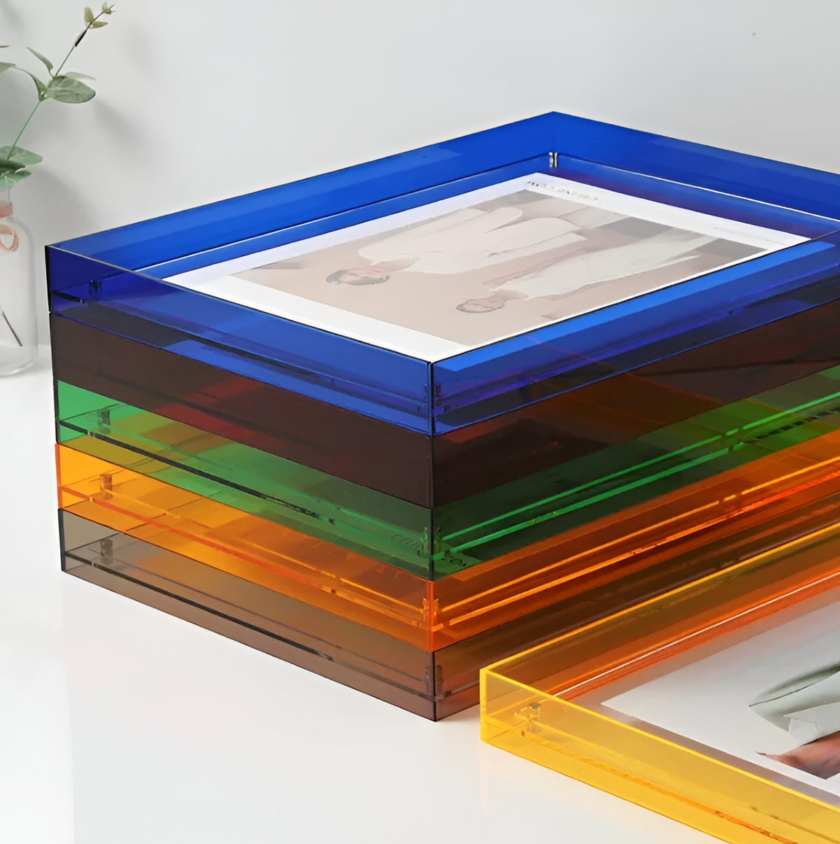 Modern Acrylic Photo Frame - Minimalist Transparent Design