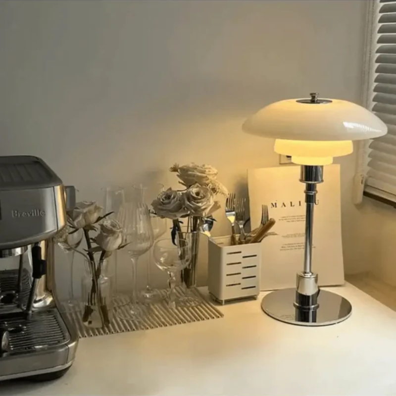 Modern Table Lamp with Glass Shade for Cozy Atmosphere