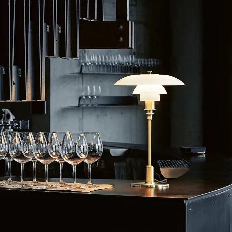 Modern Table Lamp with Glass Shade for Cozy Atmosphere