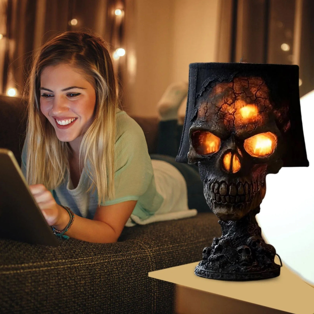 SkullFire - Gothic LED Table Lamp with Eerie Glow