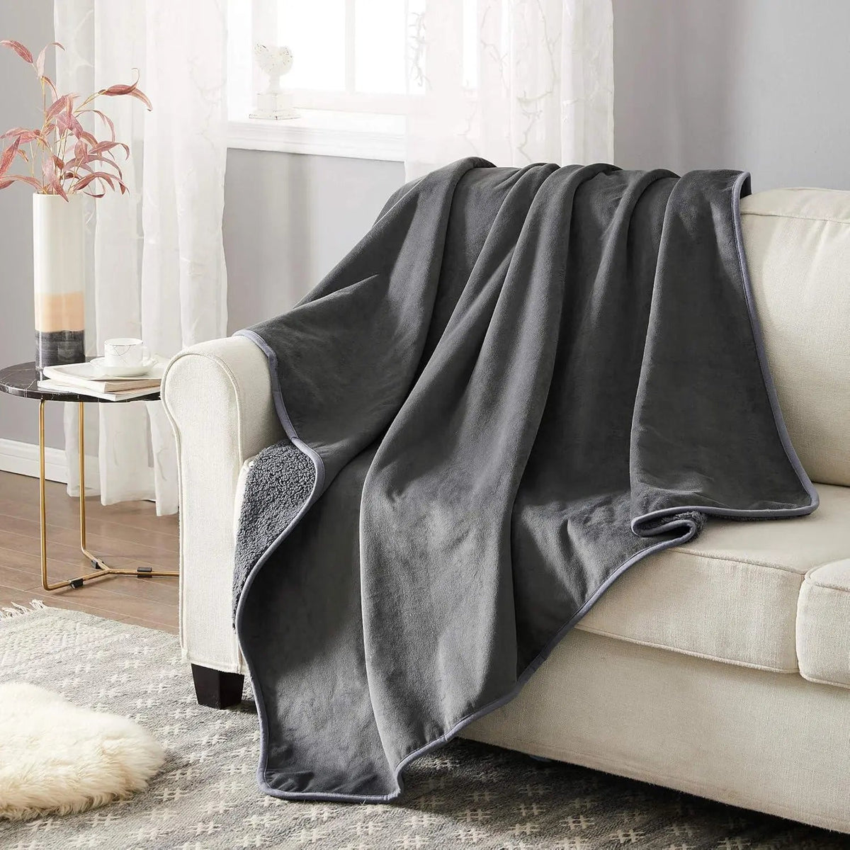 Reversible Flannel & Sherpa Bond Blanket for Cozy Comfort