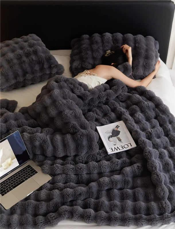 SnuggleSoft Fleece Blanket - Reversible Fluffy Throw for All-Season Comfort
