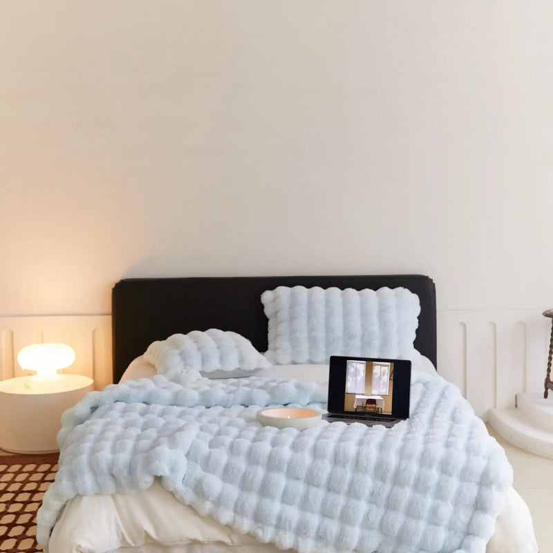 SnuggleSoft Fleece Blanket - Reversible Fluffy Throw for All-Season Comfort